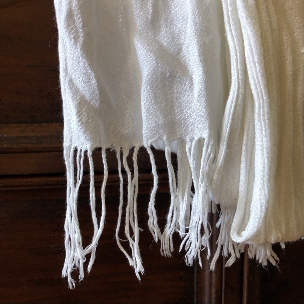 Cream solid scarf-wrap with fringe - Picture 2 of 2